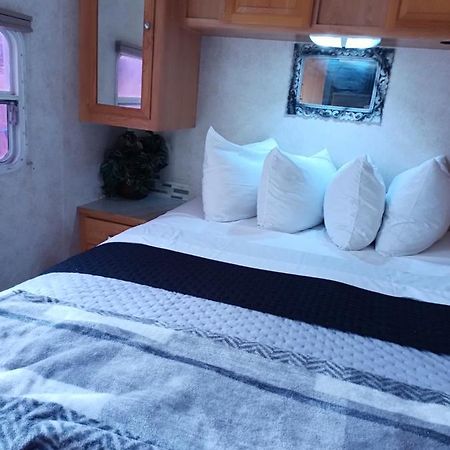 Garden Glamping Rv Hotel พาห์รัมป์ ภายนอก รูปภาพ